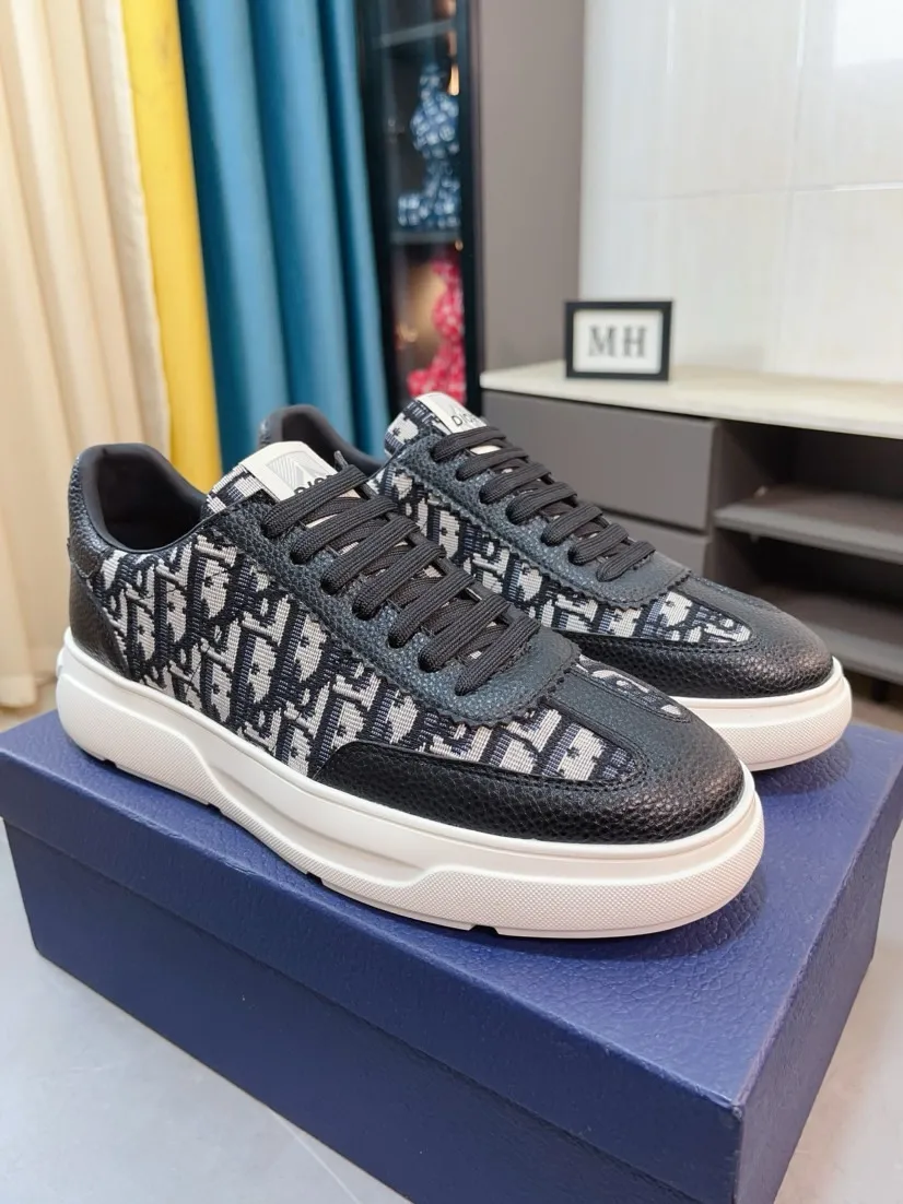 Men's men's shoes 💰420🌹🌹【Dior】Best-selling official website world premiere🔝Men's high-end brand of shoes latest series on the official website: uppers are made of imported cowhide with specially designed fabrics➕mesh breathable lining. Make walking more convenient and comfortable! Compared with the official quality, Midea’s 1:1 replica. Create a fashionable personality to set off your uniqueness! A must-have for trendy men! Classic style. Men's sizes: 38-44.